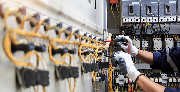 Professional Electrician technician working in Sparta, MO